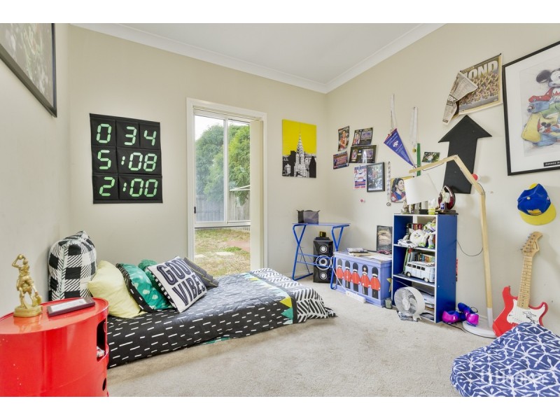 17 Inverloch Drive, Point Cook VIC 3030