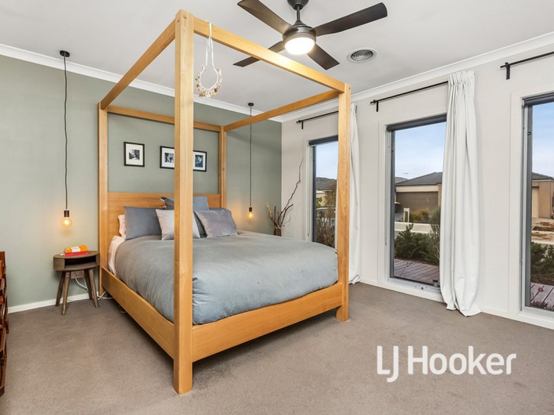 14 Seacoast Street, Point Cook VIC 3030