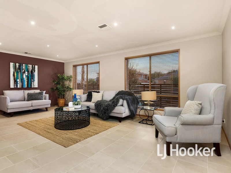 42 Lennon Boulevard, Point Cook VIC 3030