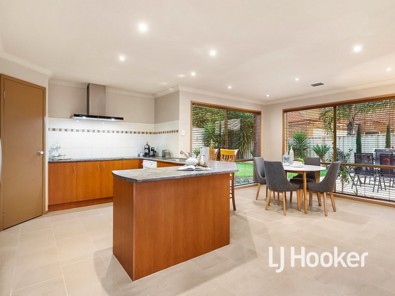 42 Lennon Boulevard, Point Cook VIC 3030