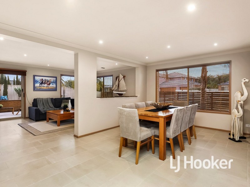 42 Lennon Boulevard, Point Cook VIC 3030