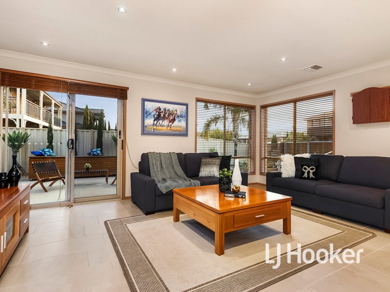 42 Lennon Boulevard, Point Cook VIC 3030