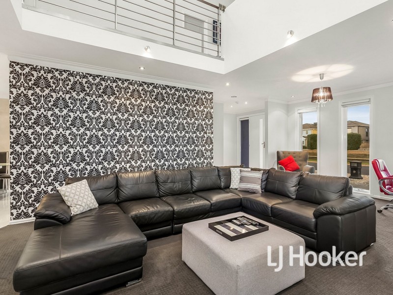 6 Grand Canal Boulevard, Sanctuary Lakes VIC 3030