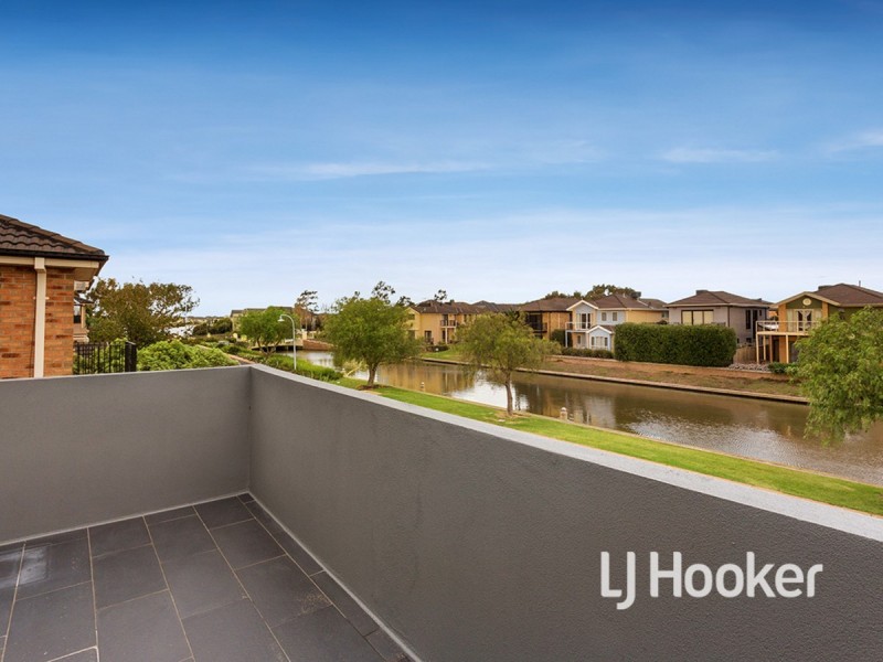 6 Grand Canal Boulevard, Sanctuary Lakes VIC 3030