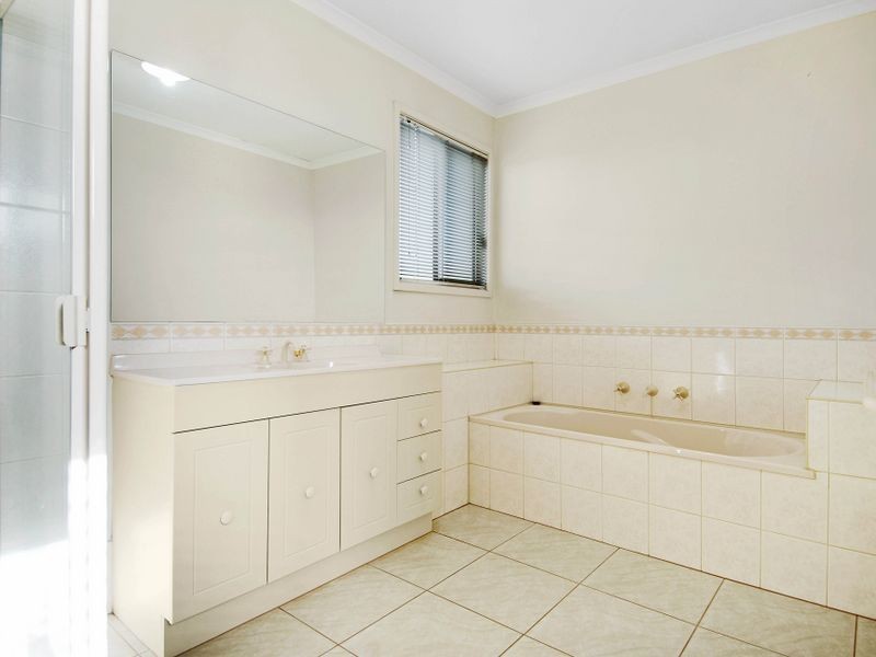 8 Dunstan Road, Point Cook VIC 3030