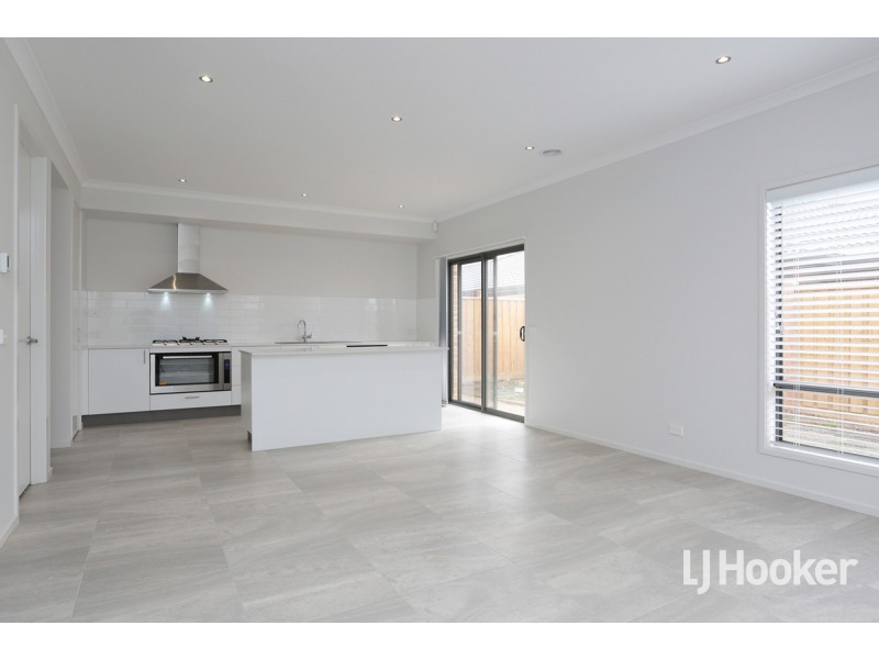 45 Beachside Crescent, Point Cook VIC 3030