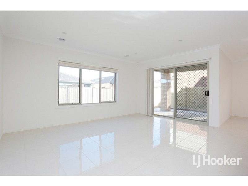 49 Baycrest Drive, Point Cook VIC 3030