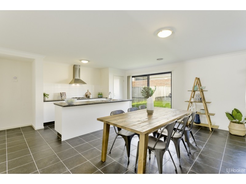 152 Sanctuary Lakes South Boulevard, Sanctuary Lakes VIC 3030