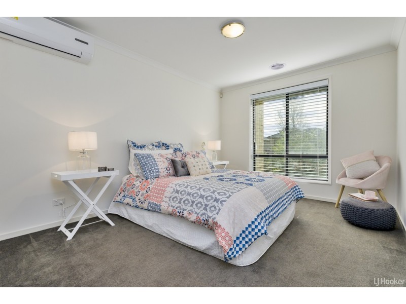 152 Sanctuary Lakes South Boulevard, Sanctuary Lakes VIC 3030