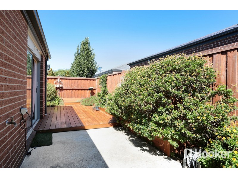 4 Farmers Way, Point Cook VIC 3030