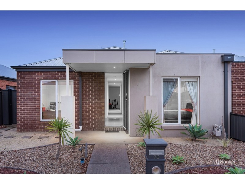 76 Miles Franklin Boulevard, Point Cook VIC 3030