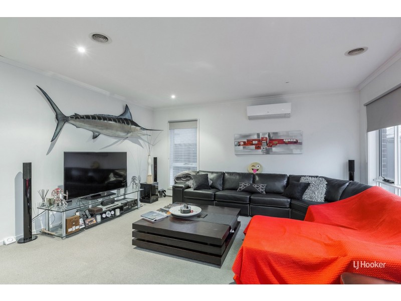 76 Miles Franklin Boulevard, Point Cook VIC 3030