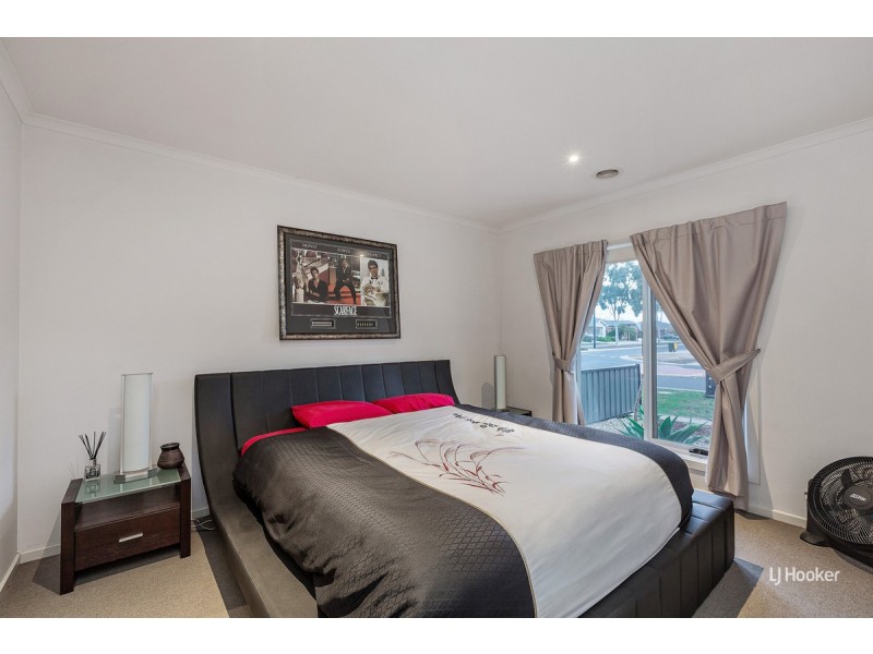 76 Miles Franklin Boulevard, Point Cook VIC 3030