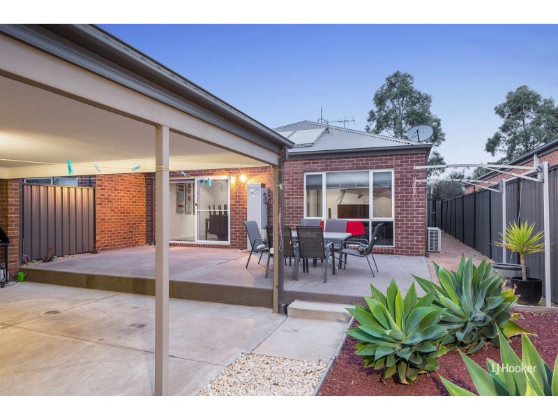 76 Miles Franklin Boulevard, Point Cook VIC 3030