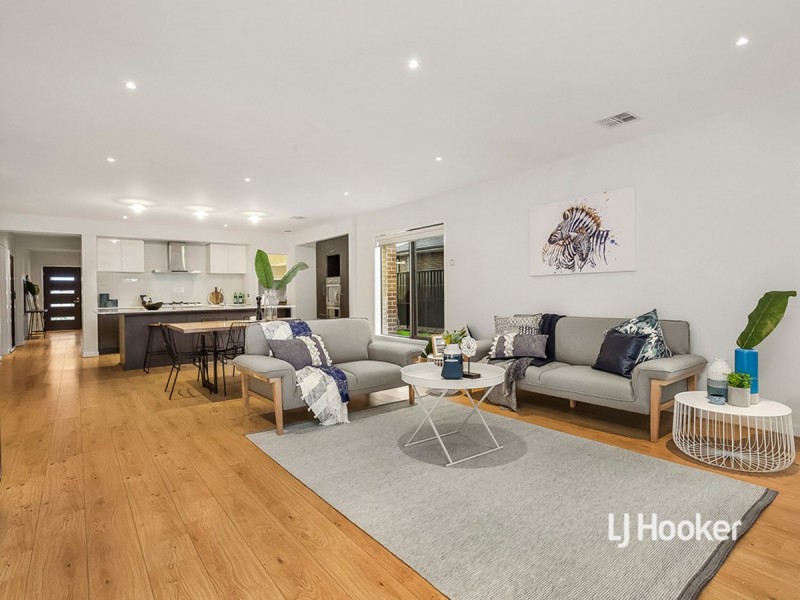 7 Malmaison Crescent, Truganina VIC 3029