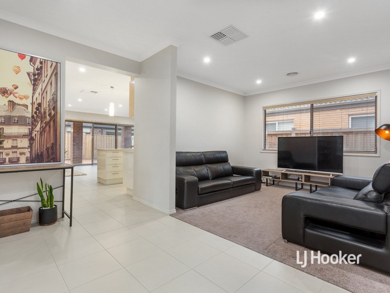 15 Statesman Way, Point Cook VIC 3030