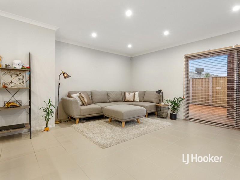 15 Statesman Way, Point Cook VIC 3030