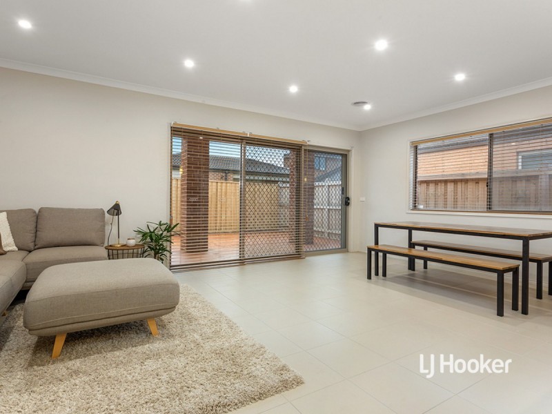 15 Statesman Way, Point Cook VIC 3030