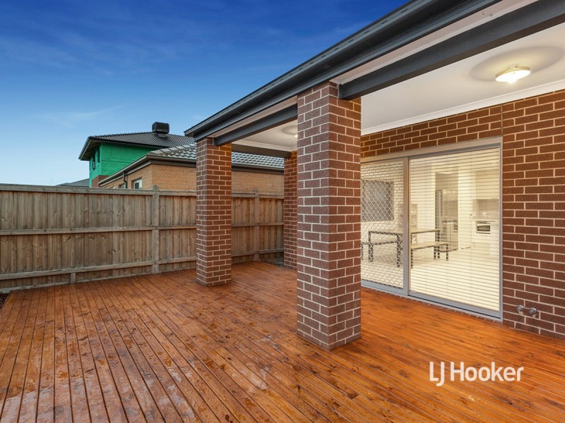 15 Statesman Way, Point Cook VIC 3030
