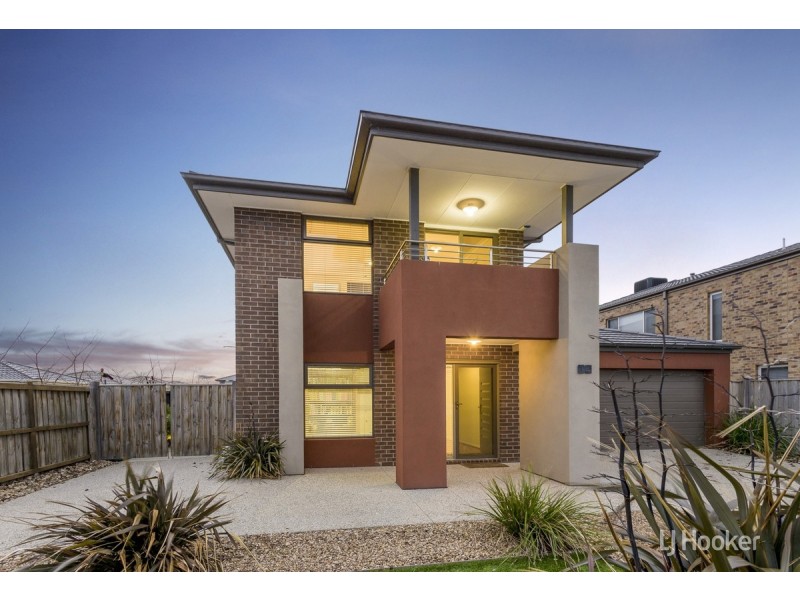 14 Pier Way, Point Cook VIC 3030