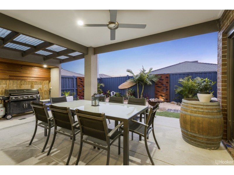 14 Pier Way, Point Cook VIC 3030