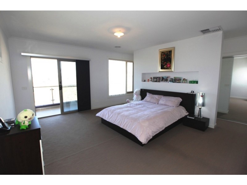 45 Barnstormer Boulevard, Point Cook VIC 3030