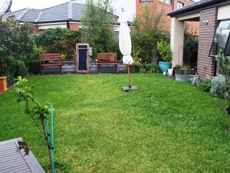 5 Black Court, Williams Landing VIC 3027