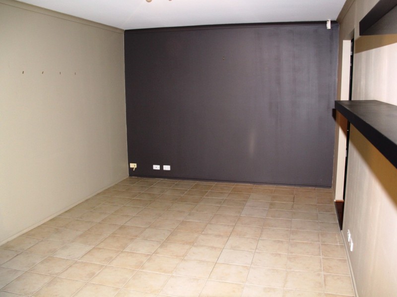 33 Kingfisher Drive, Seabrook VIC 3028