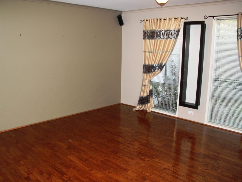 33 Kingfisher Drive, Seabrook VIC 3028