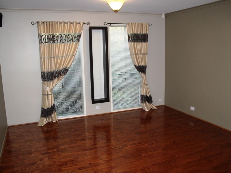 33 Kingfisher Drive, Seabrook VIC 3028