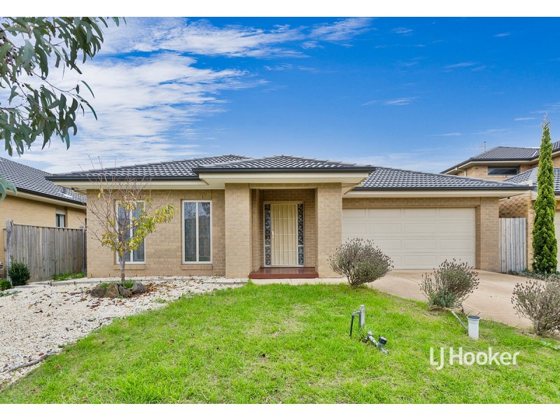 8 Tarcoola Crescent, Sanctuary Lakes VIC 3030