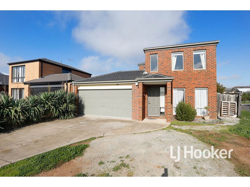 16 Emily Crescent, Point Cook VIC 3030