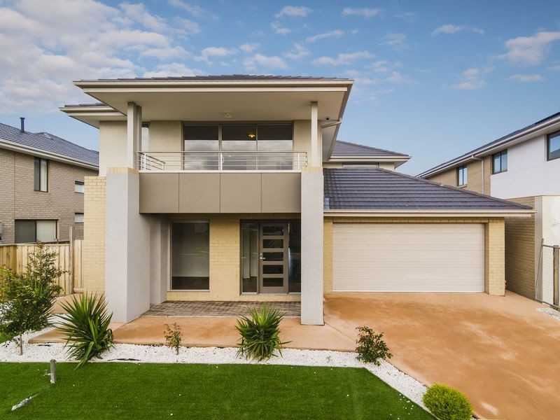 18 Outrigger Court Sanctuary Lake, Point Cook VIC 3030