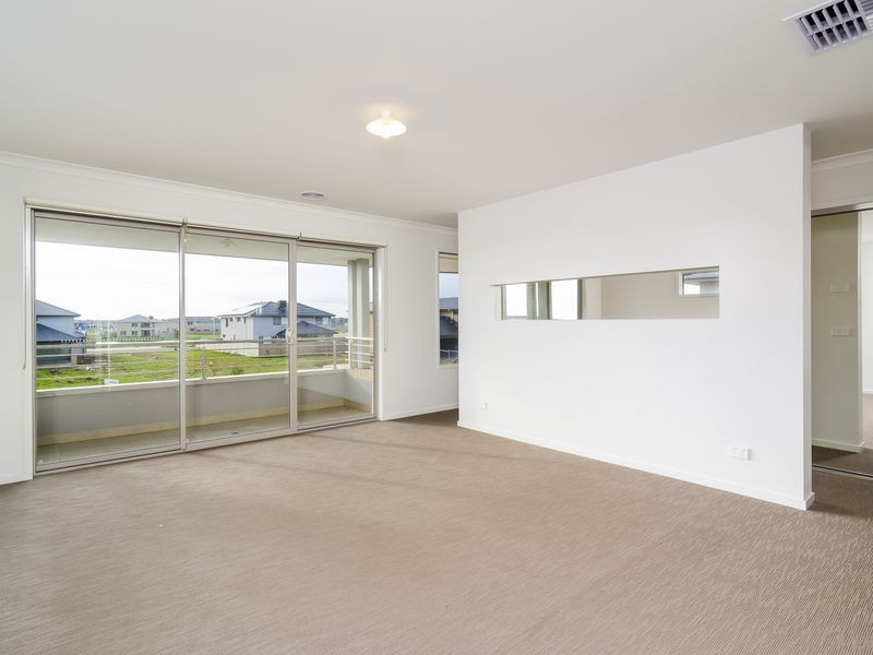 18 Outrigger Court Sanctuary Lake, Point Cook VIC 3030