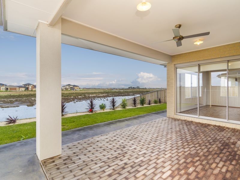 18 Outrigger Court Sanctuary Lake, Point Cook VIC 3030