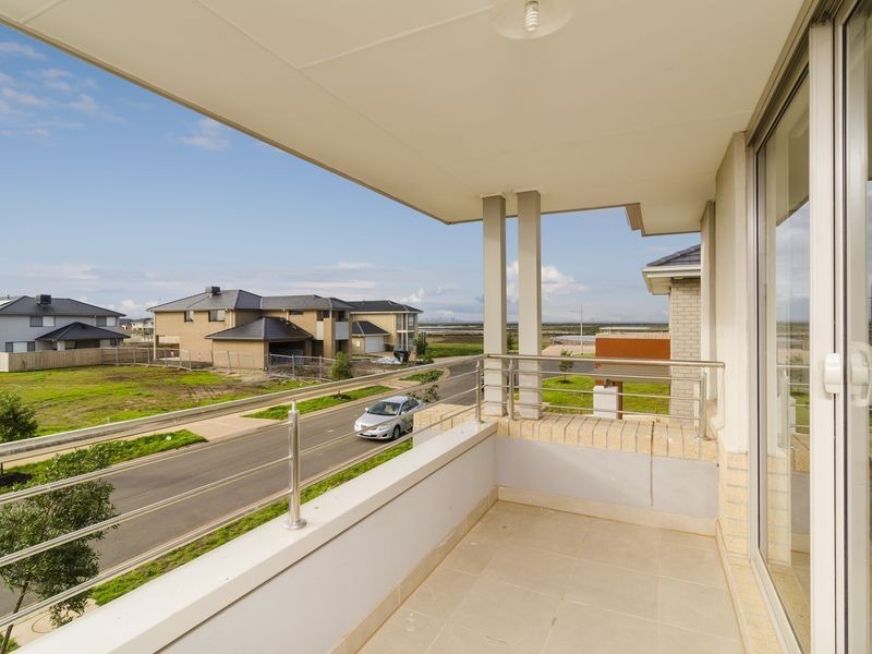 18 Outrigger Court Sanctuary Lake, Point Cook VIC 3030