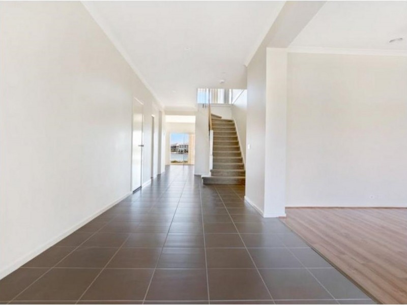 215 Sanctuary Lakes South Boulevar, Sanctuary Lakes VIC 3030