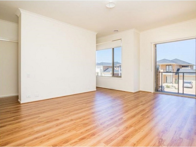 215 Sanctuary Lakes South Boulevar, Sanctuary Lakes VIC 3030