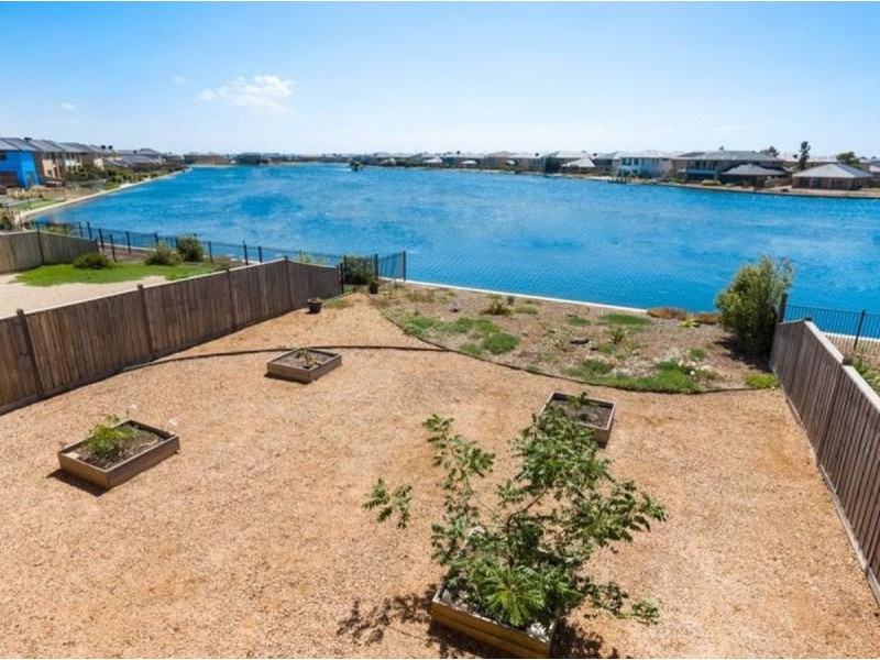 215 Sanctuary Lakes South Boulevar, Sanctuary Lakes VIC 3030