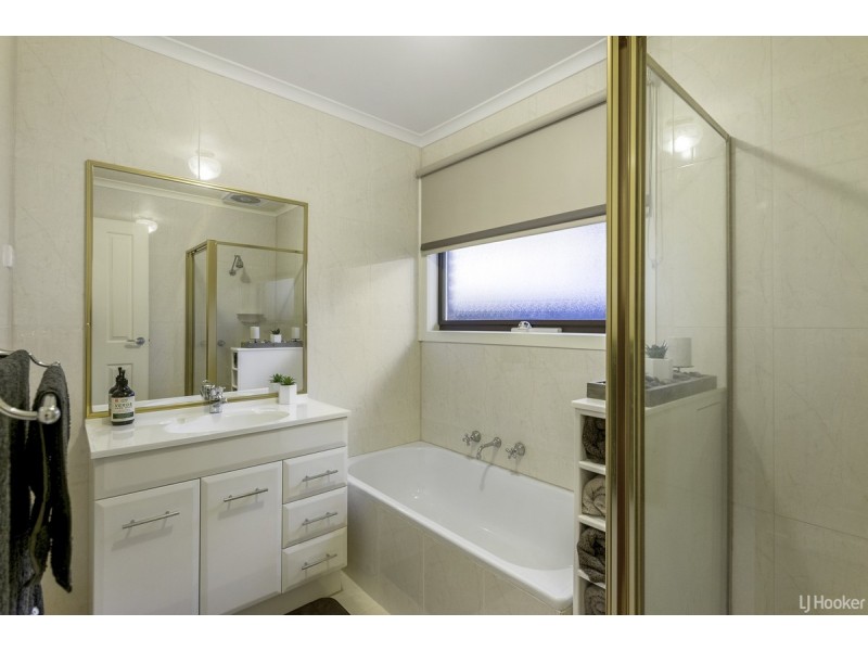 30 Central Avenue, Altona Meadows VIC 3028