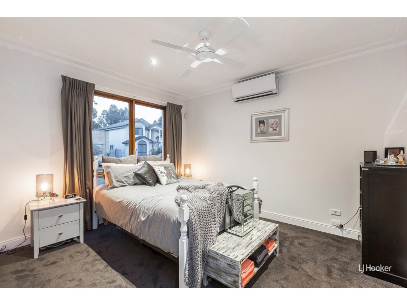 7 Springbank Court, Sanctuary Lakes VIC 3030