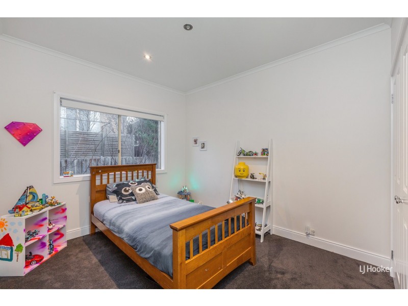 7 Springbank Court, Sanctuary Lakes VIC 3030