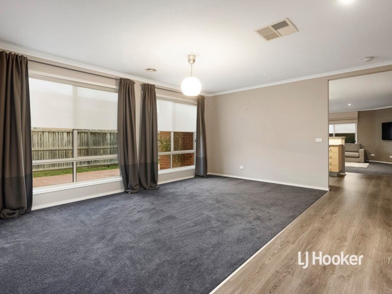 12 Snowbush Terrace, Point Cook VIC 3030