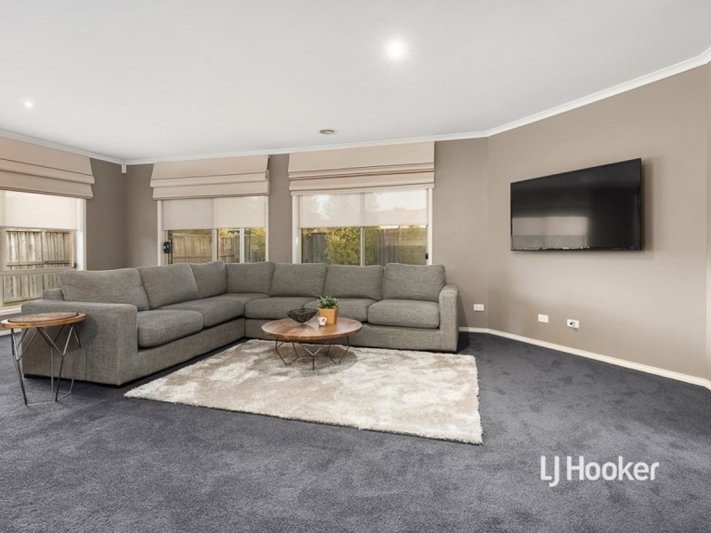 12 Snowbush Terrace, Point Cook VIC 3030