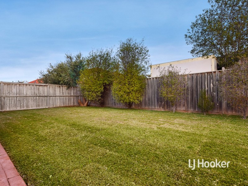 12 Snowbush Terrace, Point Cook VIC 3030