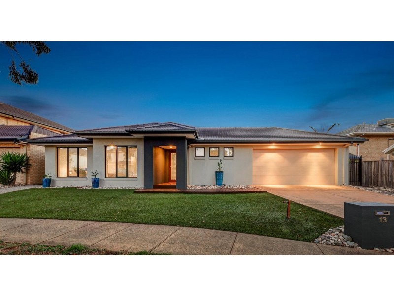 13 Bloomingdale Court, Sanctuary Lakes VIC 3030