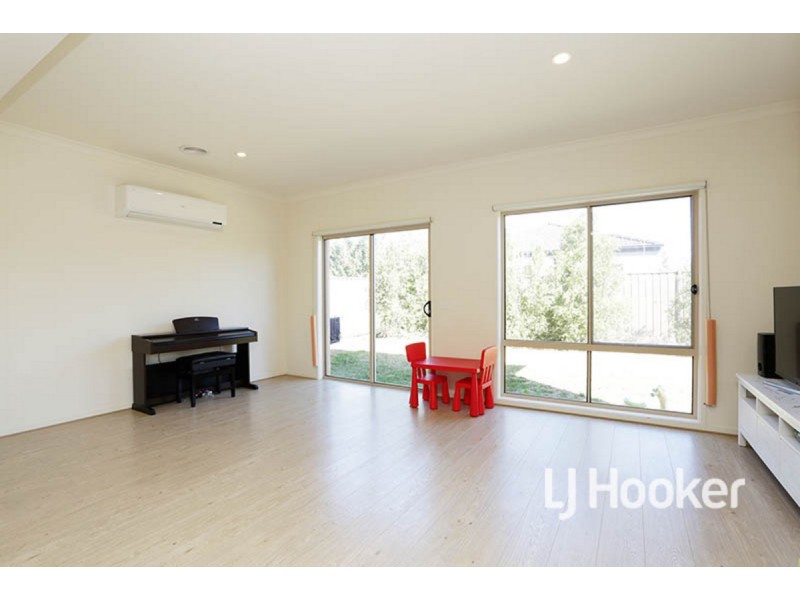 24 Martaban Crescent, Point Cook VIC 3030