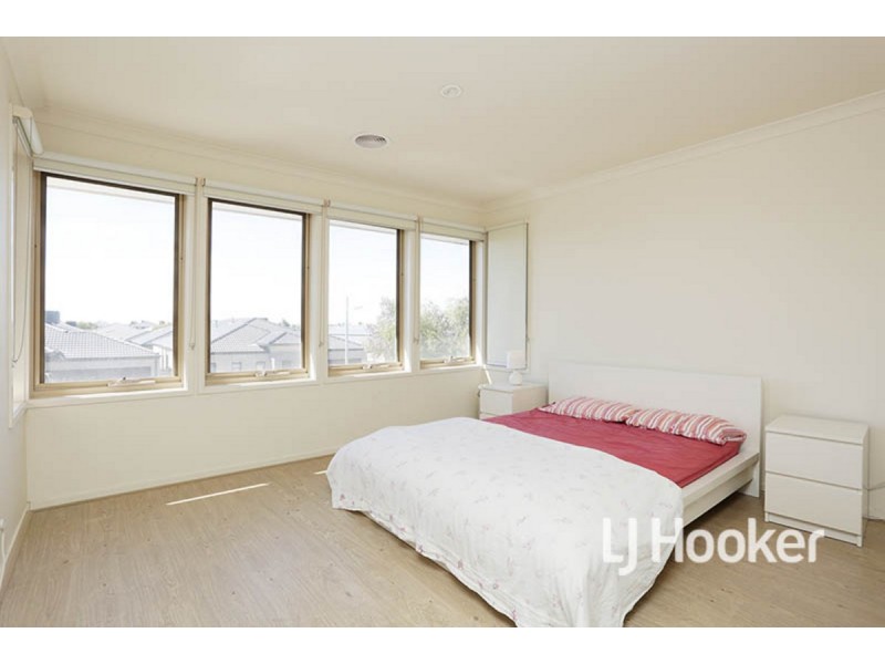 24 Martaban Crescent, Point Cook VIC 3030
