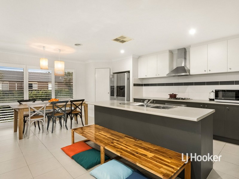 12 Truscott Grove, Point Cook VIC 3030
