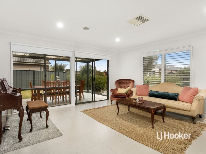 12 Truscott Grove, Point Cook VIC 3030